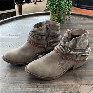 Cute detailed ankle boots